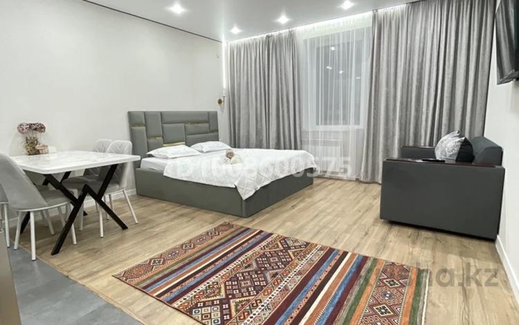 1-бөлмелі пәтер · 36 м², Нажмиденова 15 — Улы дала мост, бағасы: 3 000 ₸ в Астане, Алматы р-н — фото 2