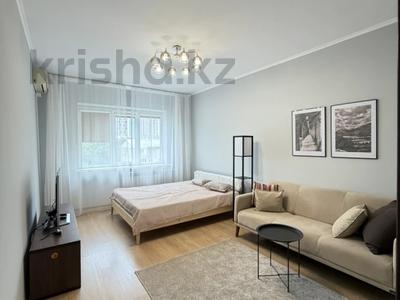 1-комнатная квартира · 45 м² · 6/9 этаж, мкр Алмагуль 27 за 300 000 ₸ в Алматы, Бостандыкский р-н