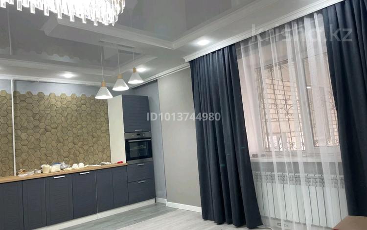 3-бөлмелі пәтер · 88 м² · 1/5 қабат, Нур 5, бағасы: 39 млн ₸ в Уральске — фото 2