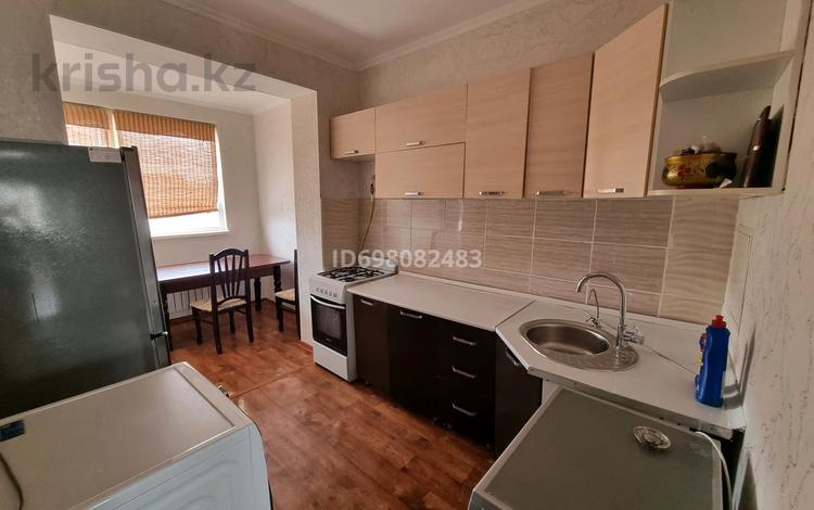 3-комнатная квартира, 60 м², 5/5 этаж помесячно, 12-й мкр 14