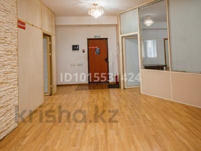 4-бөлмелі пәтер · 165 м² · 2/9 қабат, Достык 14/1, бағасы: 76 млн ₸ в Астане, Есильский р-н