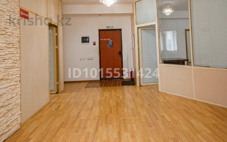 4-бөлмелі пәтер · 165 м² · 2/9 қабат, Достык 14/1, бағасы: 76 млн ₸ в Астане, Есильский р-н — фото 2