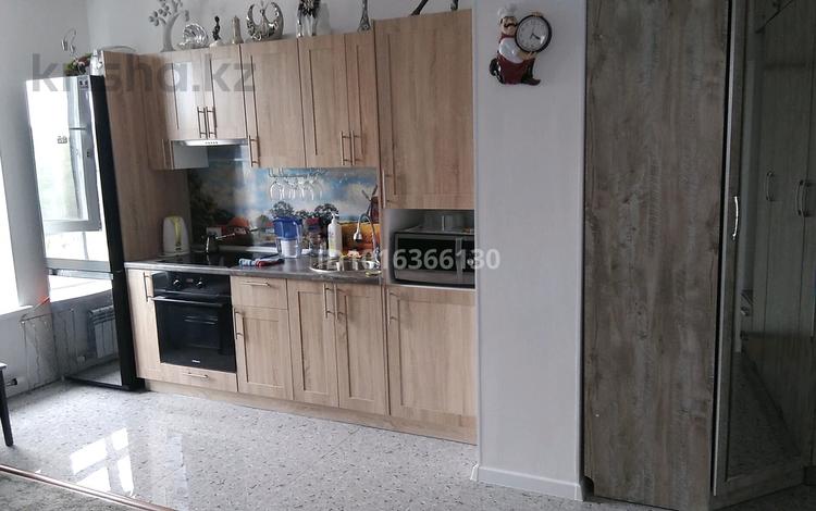 2-комнатная квартира · 56 м² · 3/3 этаж, Кенесары 45Р за 220 000 ₸ в Бурабае — фото 2