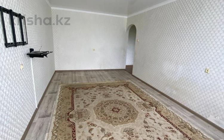 2-бөлмелі пәтер · 55.5 м² · 4/5 қабат, Қонаев ш/а., бағасы: 16.5 млн ₸ в Уральске, мкр Кунаева — фото 2