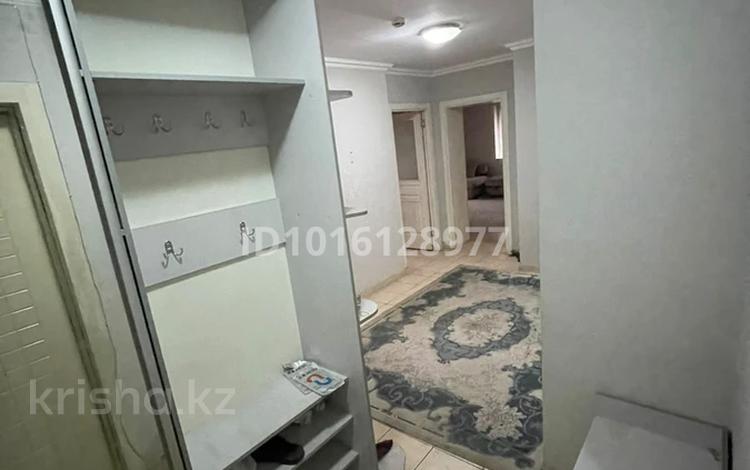 2-комнатная квартира · 65 м² · 4/16 этаж, мкр Аккент 57 за 250 000 ₸ в Алматы, Алатауский р-н — фото 2