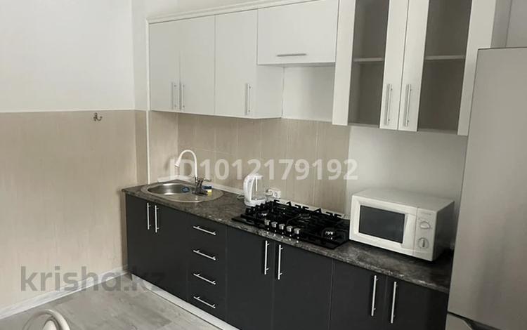 1-комнатная квартира · 44 м² · 2/9 этаж, мкр Жетысу-2 25 за 35 млн ₸ в Алматы, Ауэзовский р-н — фото 2