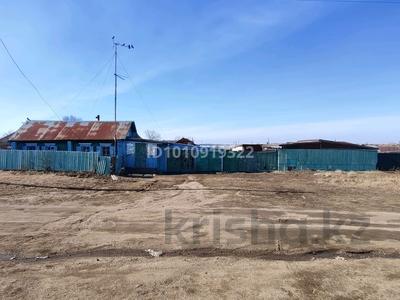 Отдельный дом · 2 комнаты · 51 м² · 12 сот., Чапаева 49 — Памятник за 5.5 млн 〒 в 