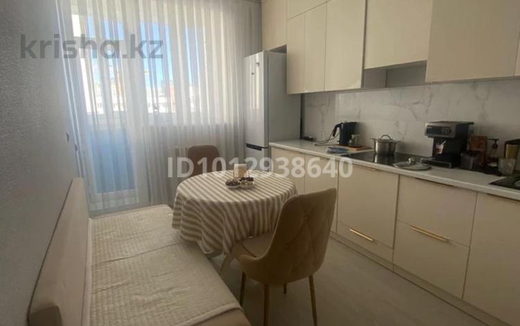 1-комнатная квартира · 38 м² · 10/10 этаж, Жубан Молдагалиев 10 за 23.5 млн ₸ в Астане, Нура р-н — фото 2