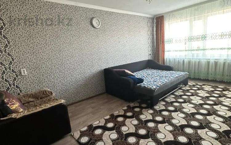 2-бөлмелі пәтер · 49 м² · 1/5 қабат, Строителей 26, бағасы: 8.5 млн ₸ в Аксу — фото 2