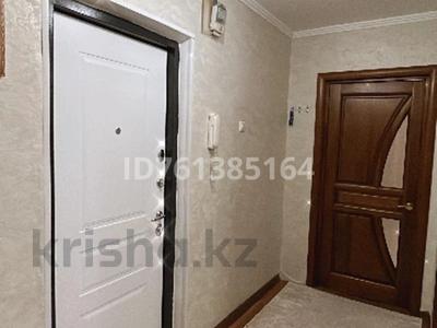 2-комнатная квартира · 45 м² · 2/5 этаж, Авиагородок — Аптека, анвар за 11.8 млн 〒 в Актобе, мкр Авиагородок