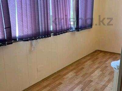 3-комнатная квартира · 65 м² · 1/5 этаж, 13-й мкр 35 — Гостиница Виктория за 20 млн 〒 в Актау