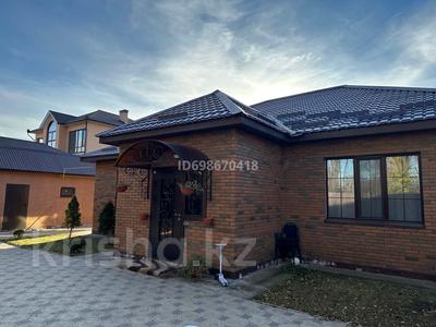 Отдельный дом · 5 комнат · 169 м² · 10.8 сот., Ветеран — Самал за 65 млн 〒 в Уральске