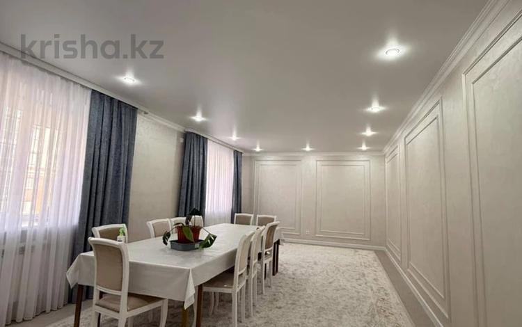 3-бөлмелі пәтер · 103.6 м² · 1/5 қабат, Алтын орда ш/а., бағасы: 40 млн ₸ в Актобе, мкр. Алтын орда — фото 16