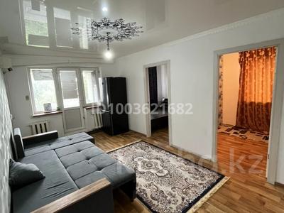 3-комнатная квартира · 55 м² · 5/5 этаж, мкр Акбулым, Мкр Акбулак 21 за 80 000 ₸ в Таразе