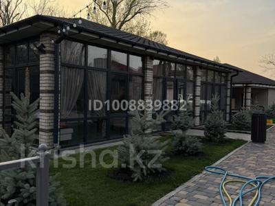 Дача · 3 комнаты · 200 м², Самал — Верхняя трасса за 200 000 ₸ в Каскелене
