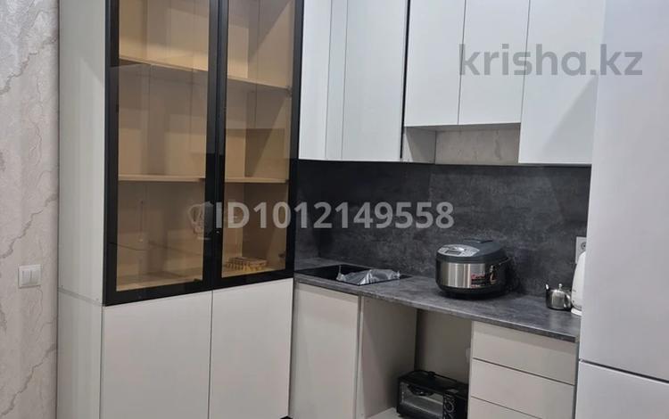 1-комнатная квартира · 38 м² · 5/5 этаж, ул. Жанибека Карменова 14 за 200 000 ₸ в Семее, Красный Кордон — фото 2