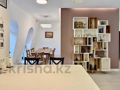 3-комнатная квартира · 280 м² · 4/4 этаж, Керей-Жәнібек хандар 29 за 1.1 млн ₸ в Алматы