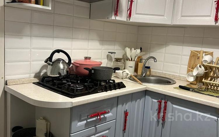 3-бөлмелі пәтер · 60 м² · 4/4 қабат, мкр №7, бағасы: 32 млн ₸ в Алматы, Ауэзовский р-н — фото 2