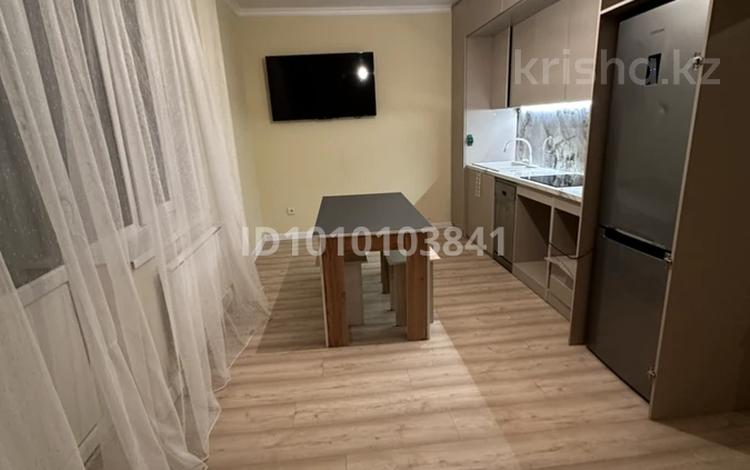 3-бөлмелі пәтер · 80 м² · 3/9 қабат, мкр Жас Канат, 19 линия 336/1 — 19 линия, бағасы: 300 000 ₸ в Алматы, Турксибский р-н — фото 2