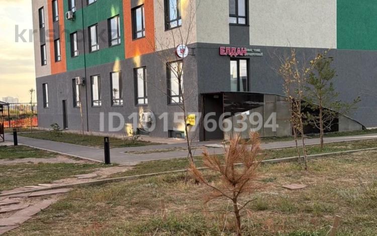 2-комнатная квартира · 51.9 м² · 6/9 этаж, А102 11/2 — Возле метро за 25 млн ₸ в Астане, Сарайшык р-н — фото 2