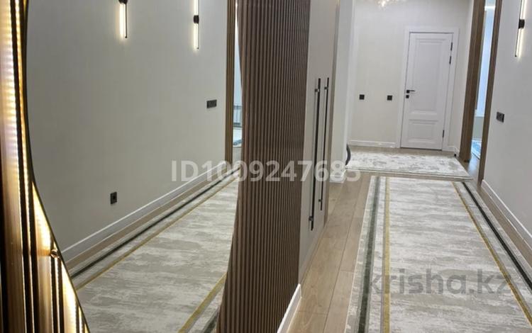 4-бөлмелі пәтер · 120 м² · 3/9 қабат, Центральный ш/а., Абая 26/1 — Возле Драматического театра, бағасы: 64 млн ₸ в Атырау, мкр Центральный — фото 31
