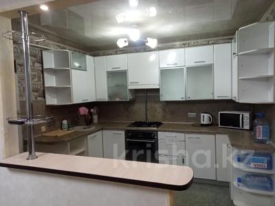 3-бөлмелі пәтер · 70 м² · 2/9 қабат, Сутюшева 15, бағасы: 200 000 ₸ в Петропавловске