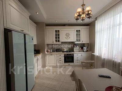 4-бөлмелі пәтер · 172 м² · 7/12 қабат, Шевченко 164 Г — Ауэзова, бағасы: 140 млн ₸ в Алматы, Алмалинский р-н