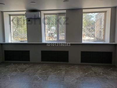 Офисы, магазины и бутики, салоны красоты, образование · 32 м² за 160 000 ₸ в Павлодаре