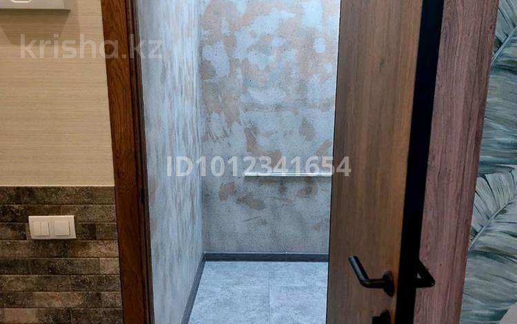 2-бөлмелі пәтер · 43 м² · 2/2 қабат, ул. Бауыржан Момышулы 68, бағасы: 12 млн ₸ в  — фото 2