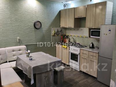 Жеке үй · 1 бөлме · 50 м² · 1 жүзд., Ақсай-3Б ш/а. 18, бағасы: 200 000 ₸ в Алматы, Ауэзовский р-н