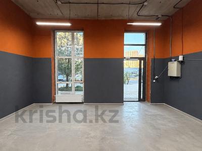 Еркін, кеңселер, дүкендер мен бутиктер, қоғамдық тамақтану орны, сұлулық салондары, фитнес және спорт, медорталықтар мен дәріханалар, білім орталықтары, ойын-сауық, конференц-залдар, кабинеттер және жұмыс орындары, студиялар · 65 м², бағасы: 650 000 ₸ в Астане, Есильский р-н