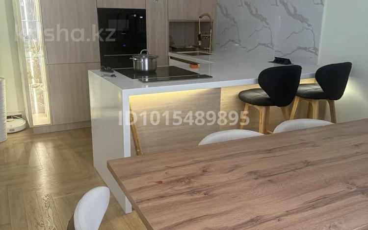 4-комнатная квартира · 105 м² · 13/17 этаж, Жарокова 218 — Жарокова-Утепова за 900 000 ₸ в Алматы, Бостандыкский р-н — фото 2