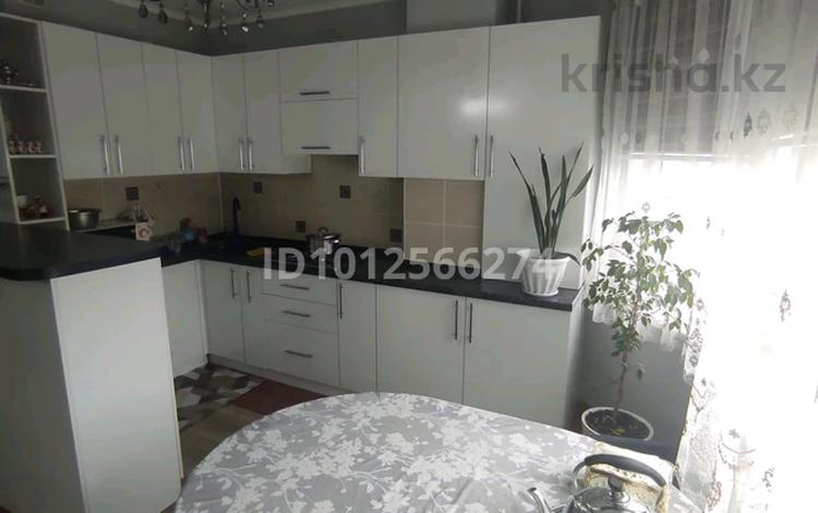 2-комнатная квартира · 60 м² · 4/6 этаж, мкр Кокжиек за 32 млн ₸ в Алматы, Жетысуский р-н — фото 2