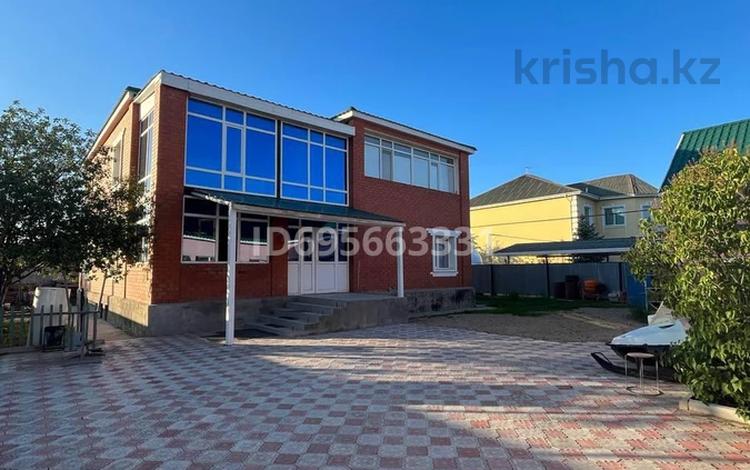Жеке үй · 7 бөлме · 380 м² · 10 жүзд., Курмашева 23, бағасы: 70 млн ₸ в Актобе, жилой массив Юго-Запад-1 — фото 2