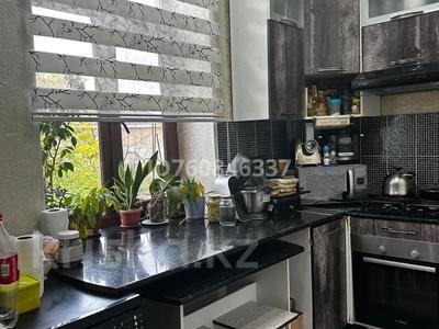 4-бөлмелі пәтер · 80 м² · 2/2 қабат, Рахимова — Мечникова, бағасы: 22 млн ₸ в Таразе