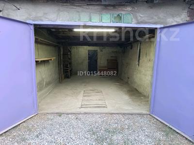 Гараж · 13-әскери қалашық ш/а. 15 б — Возле 15 дома, бағасы: 30 000 ₸ в Алматы, Турксибский р-н
