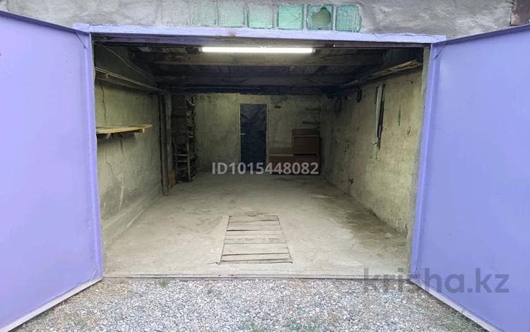 Гараж · 13-әскери қалашық ш/а. 15 б — Возле 15 дома, бағасы: 30 000 ₸ в Алматы, Турксибский р-н — фото 2