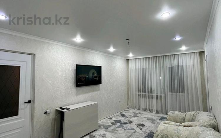 2-комнатная квартира, 47 м², 3/5 этаж, самал 27 за 14.5 млн 〒 в Талдыкоргане, мкр Самал — фото 2