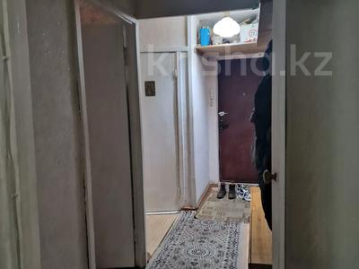 3-бөлмелі пәтер, 60 м², 1/5 қабат, 4 мкр, бағасы: 17 млн 〒 в Талдыкоргане, мкр Самал