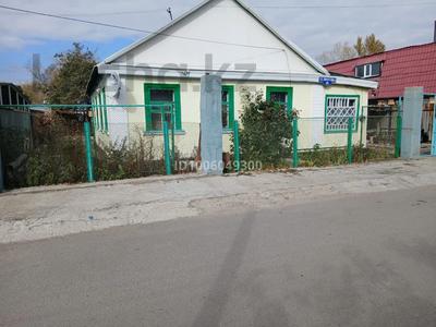 Отдельный дом · 5 комнат · 98 м², мкр Новый Город, Пичугина 215 за 250 000 〒 в Караганде, Казыбек би р-н