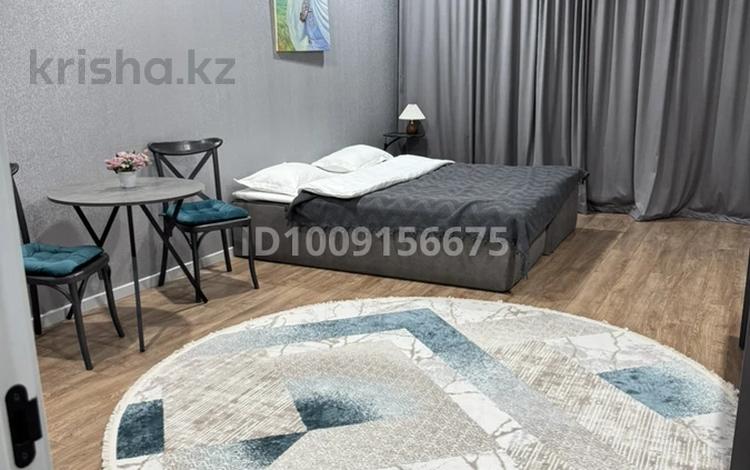 3-комнатная квартира · 80 м² · 3/9 этаж, Самал 82 — Коняхина за 40 000 ₸ в Уральске — фото 2