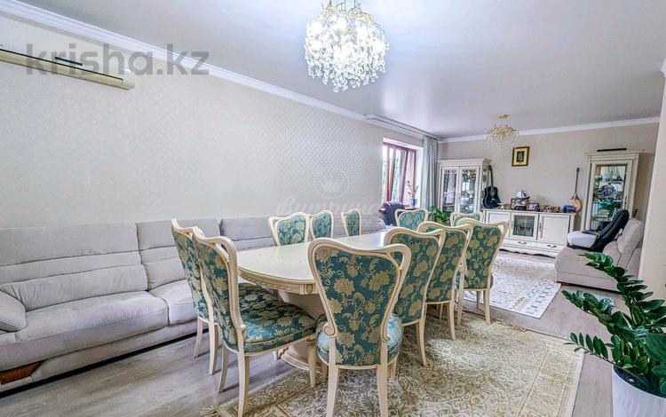 3-бөлмелі пәтер · 116 м² · 1/17 қабат, Жандосова 140, бағасы: 80 млн ₸ в Алматы, Ауэзовский р-н — фото 2