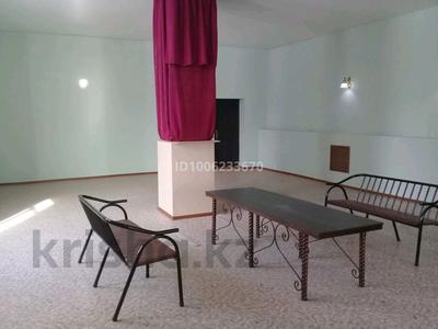 Свободное назначение, офисы, магазины и бутики, фитнес и спорт, образование, конференц-залы, студии · 150 м² за 200 000 〒 в Семее