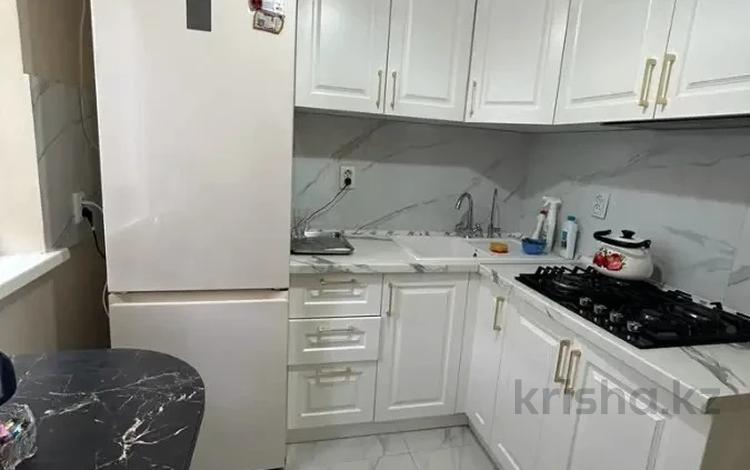 2-комнатная квартира, 47 м², 3/4 этаж помесячно, мкр №10 16 за 195 000 〒 в Алматы, Ауэзовский р-н — фото 3