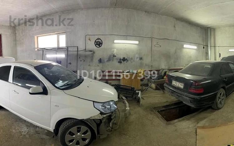 Гараж · 12 м² · Алихана Букейхана 36 — Малышка и мост Сельмаш за 150 000 ₸ в Актобе, мкр. Сельмаш — фото 2