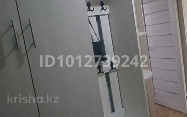 3-бөлмелі пәтер · 68 м² · 6/9 қабат, 5 Мкрн 27, бағасы: 200 000 ₸ в Аксае — фото 2