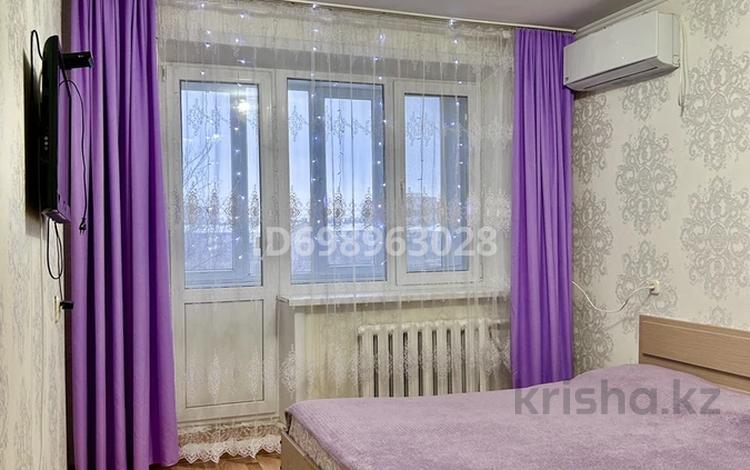 1-комнатная квартира · 35 м² · 6/9 этаж, мкр 4 4А за 9 000 ₸ в Уральске — фото 20