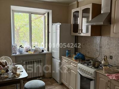 3-бөлмелі пәтер · 65 м² · 2/9 қабат, Строитель ш/а. 19, бағасы: 25 млн ₸ в Уральске, мкр Строитель