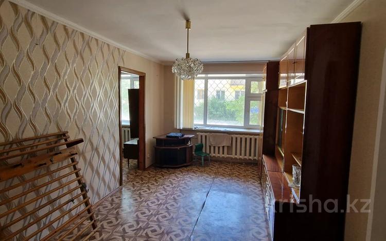 2-комнатная квартира, 44 м², 1/3 этаж, Байконурова 7 за 9.5 млн 〒 в Жезказгане — фото 2