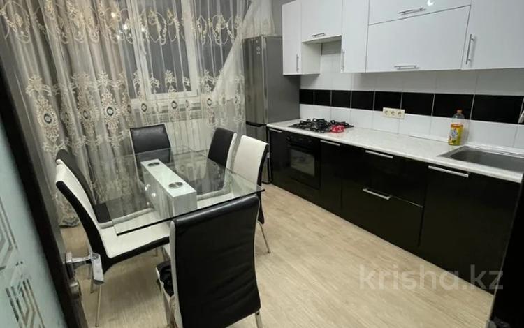 2-комнатная квартира, 55 м², 6/9 этаж помесячно, мкр Таугуль-1 — Навои за 230 000 〒 в Алматы, Ауэзовский р-н — фото 19